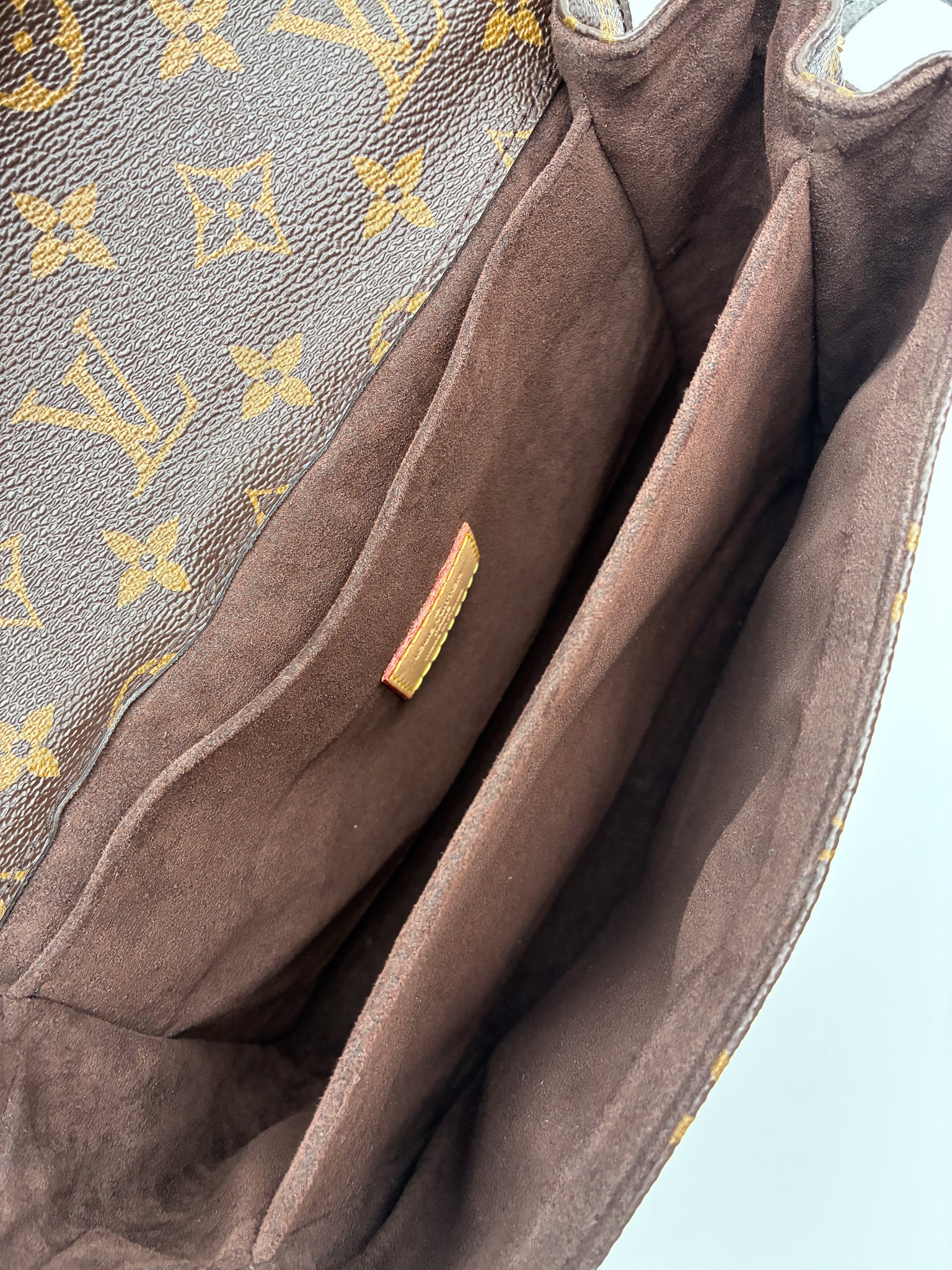 Louis Vuitton Pochette Metis in monogram