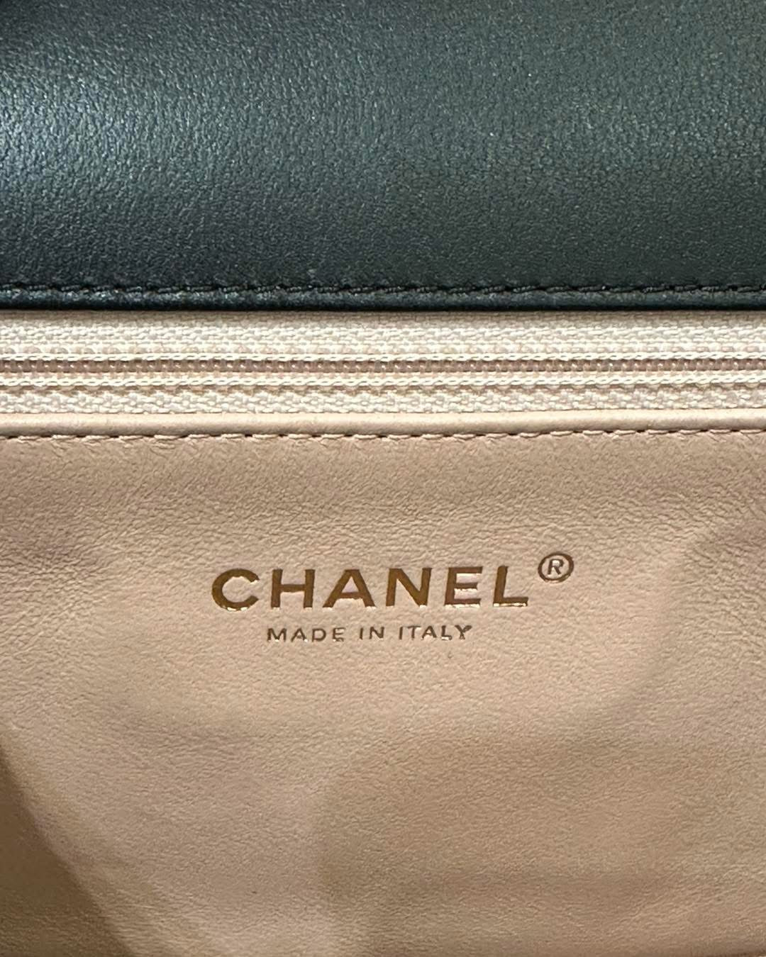 Chanel  Caviar Quilted Medium CC Filigree Flap Black