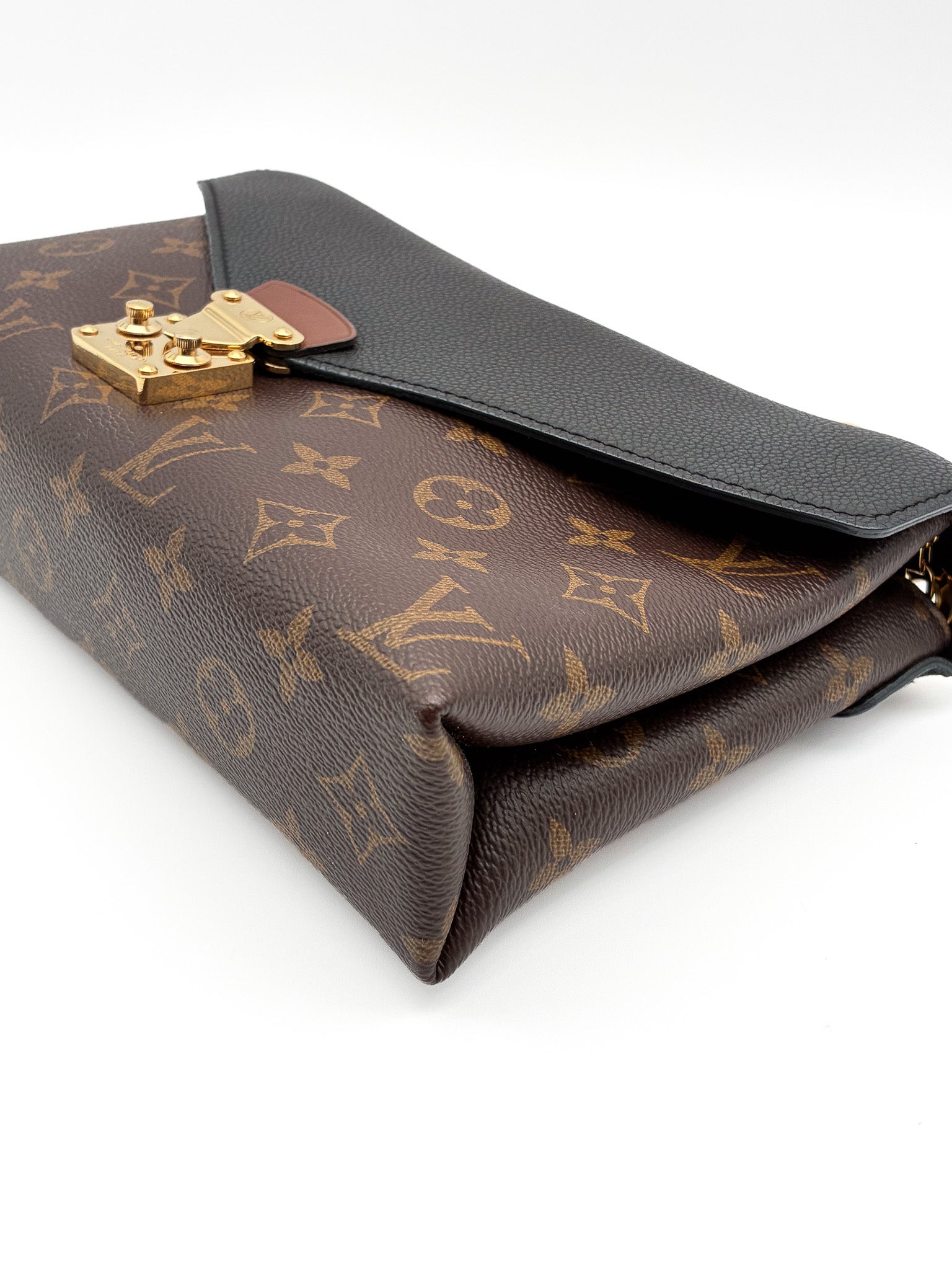 Louis Vuitton Pallas Chain Monogram