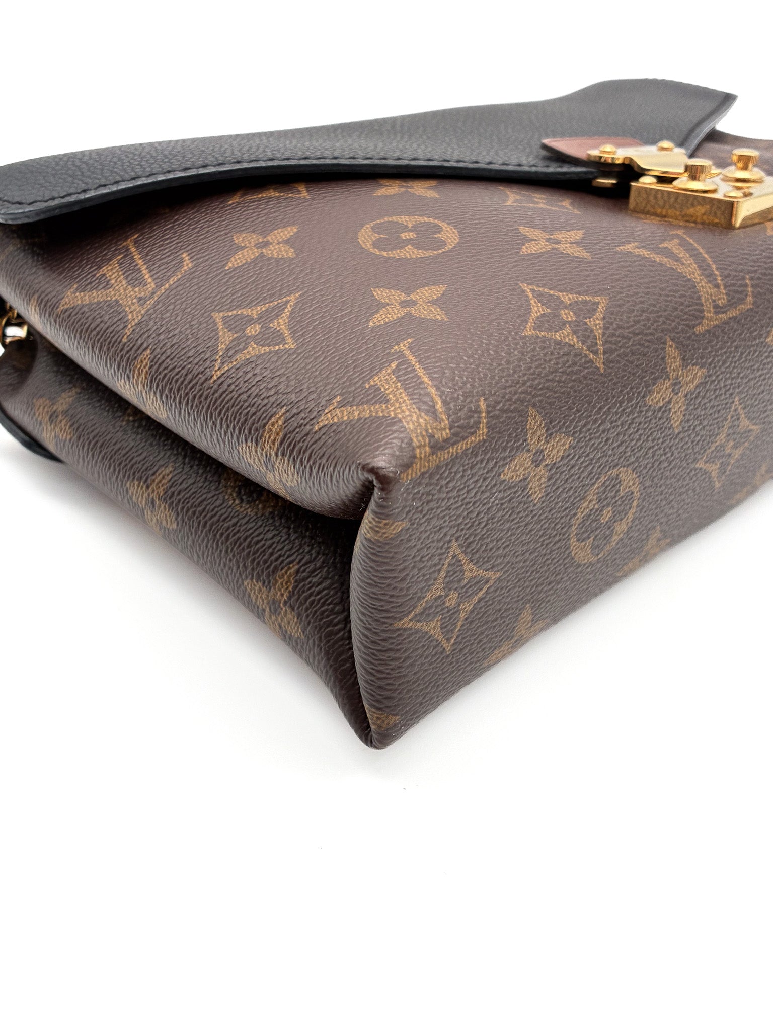 Louis Vuitton Pallas Chain Monogram