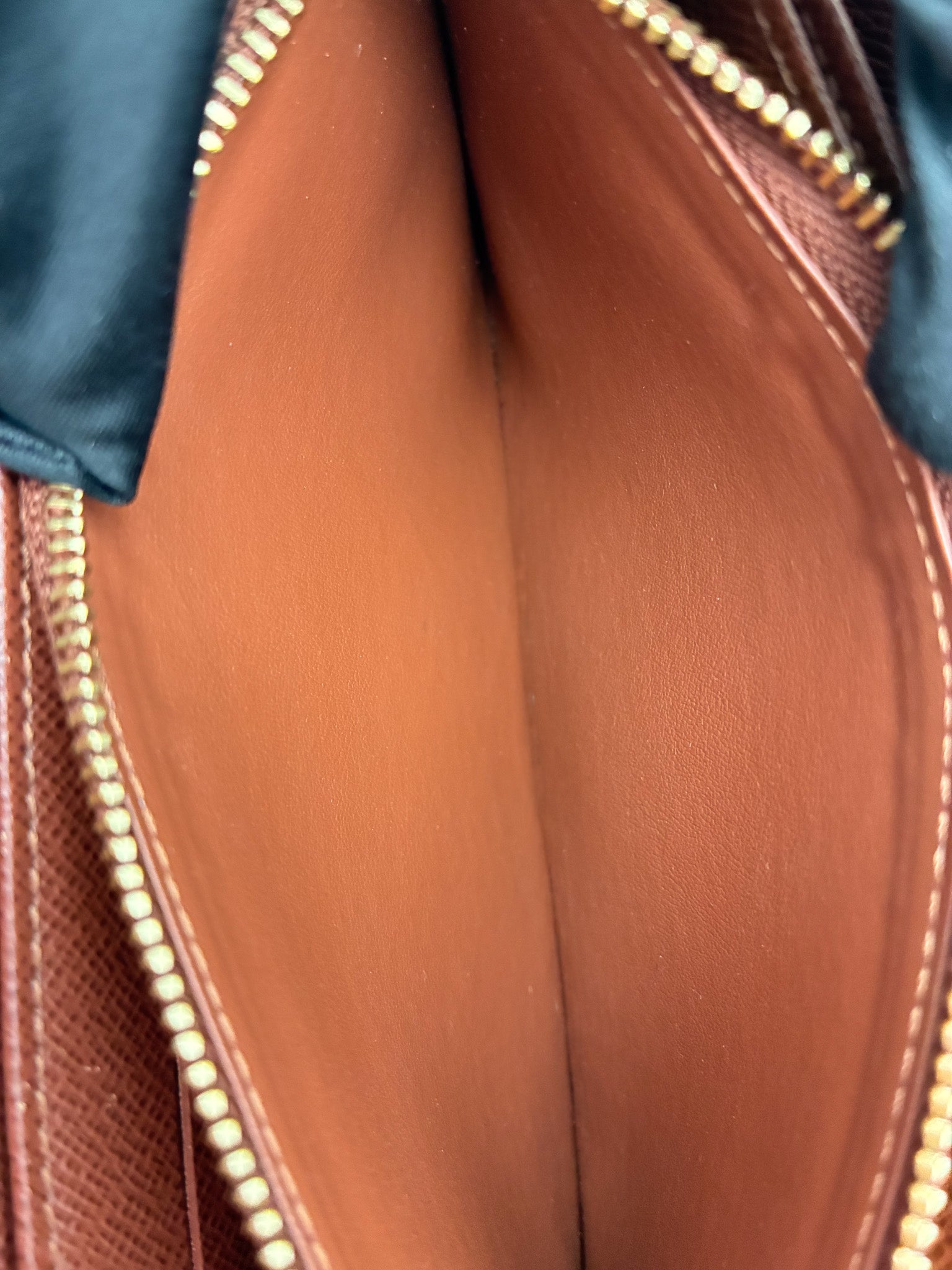 Louis Vuitton Zippy long Wallet in Monogram