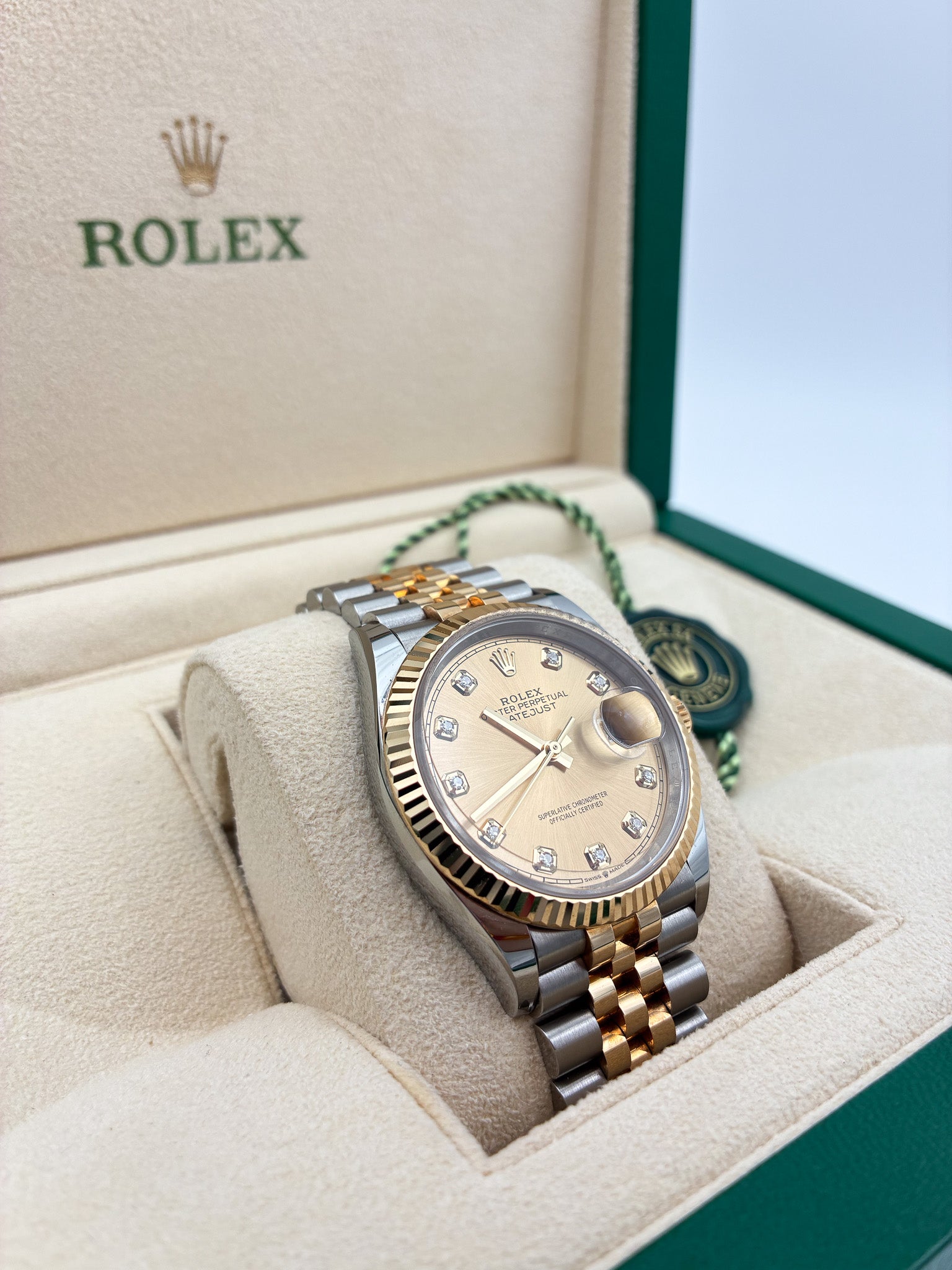 Rolex Datejust Two-Toned YellowGold fluted bezel 36mm jubilee bracelet
