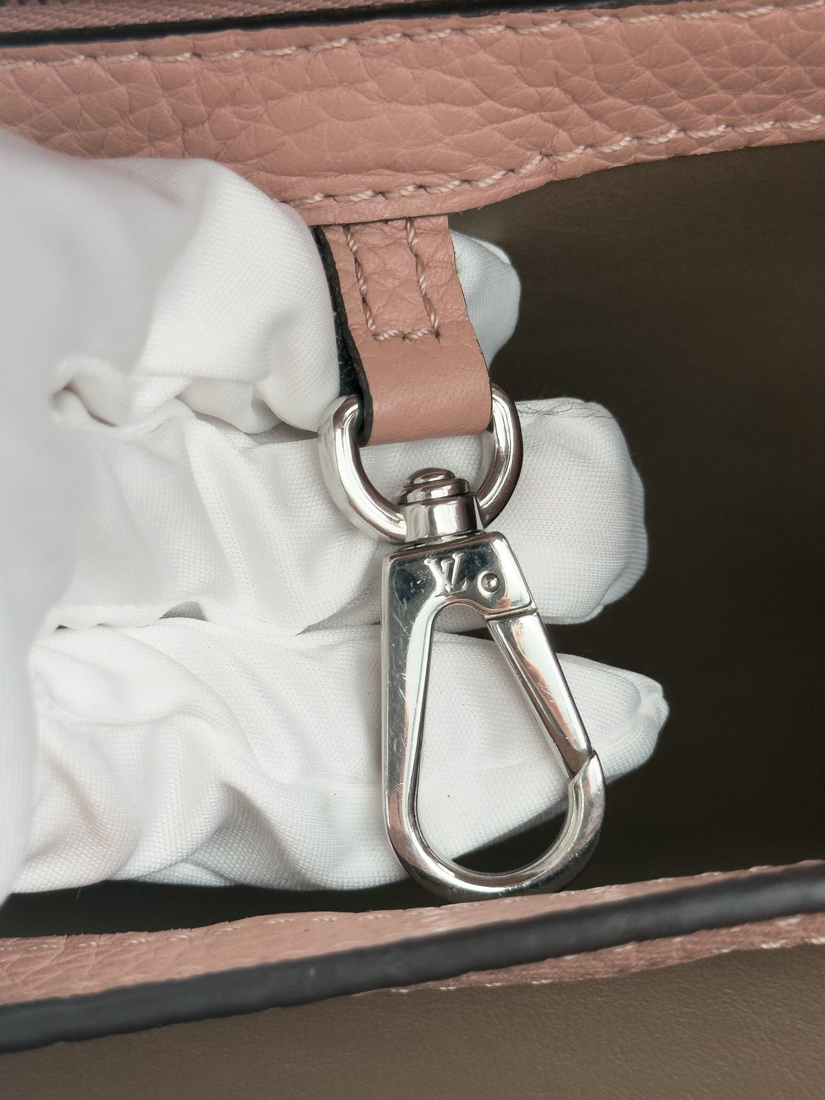 Louis Vuitton Capucine Bag Taurillon Leather SHW Pink