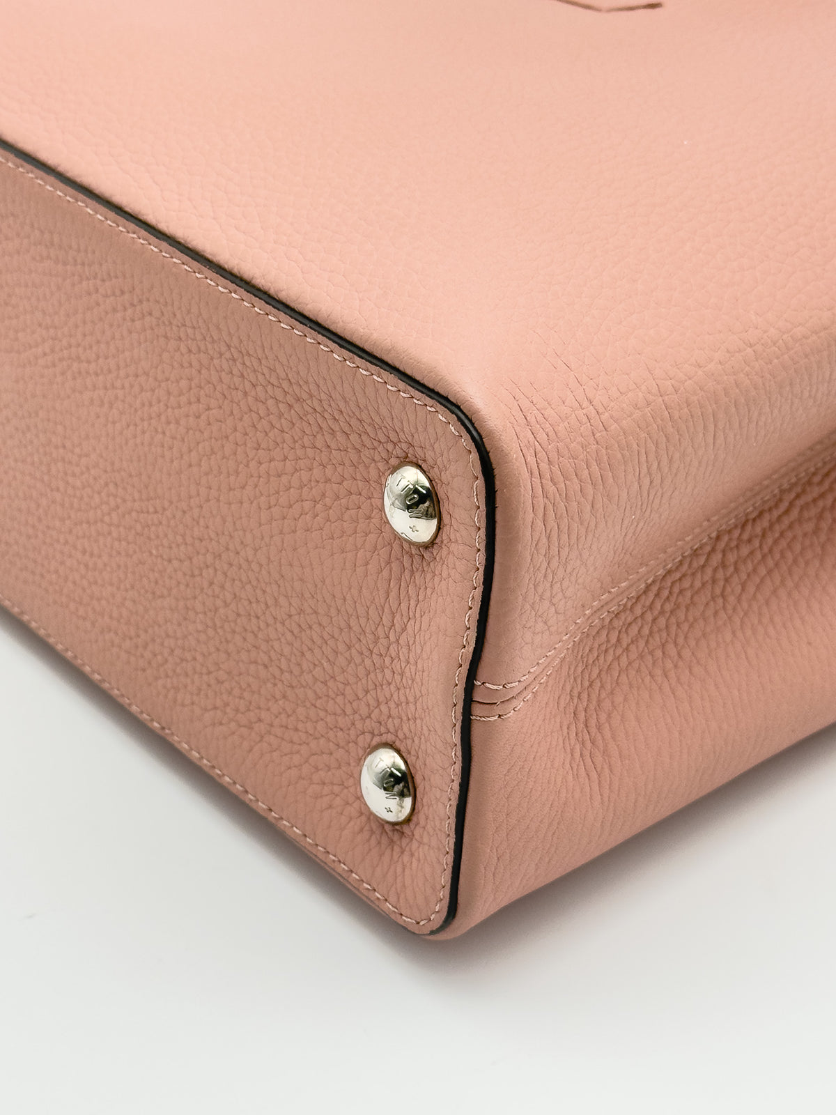 Louis Vuitton Capucine Bag Taurillon Leather SHW Pink
